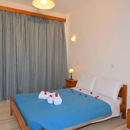 Alexandra Apartment *